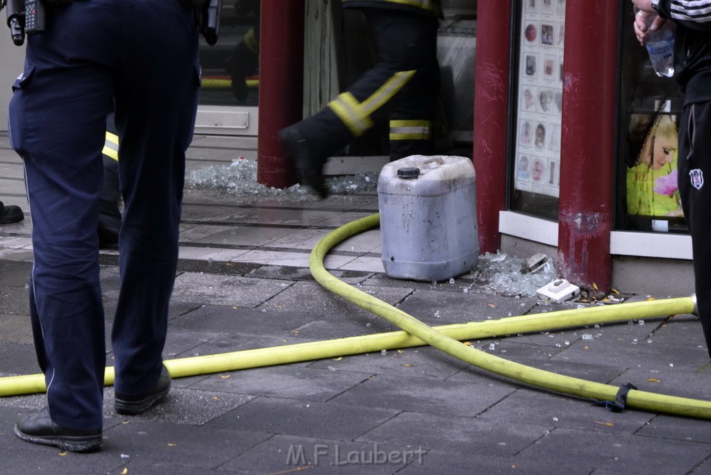 Feuer 2 Koeln Nippes Neusserstr P232.JPG - Miklos Laubert